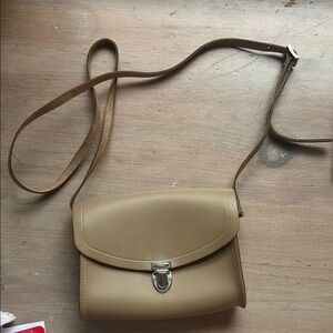 Cambridge Satchel Co. handmade leather crossbody bag in Putty